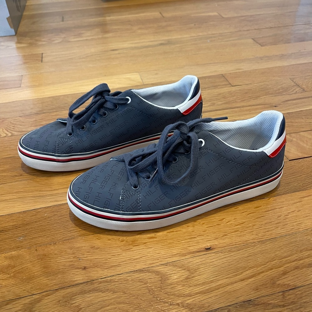 Tommy Hilfiger Sneakers Size 9 1/2